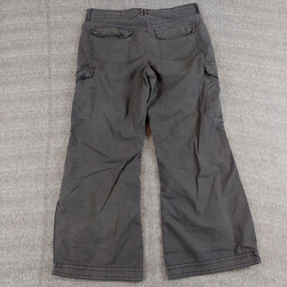 American Eagle Low Rise Baggy Flare Cargo Pants Women's Size 14 Black - Picture 3 of 8